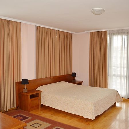 Hotel Drama Burgas Bagian luar foto