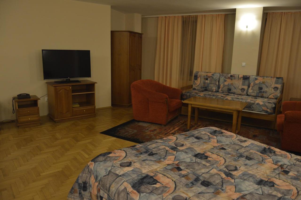 Hotel Drama Burgas Bagian luar foto