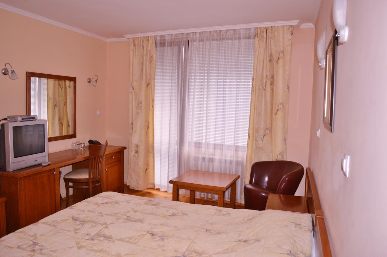 Hotel Drama Burgas Bagian luar foto
